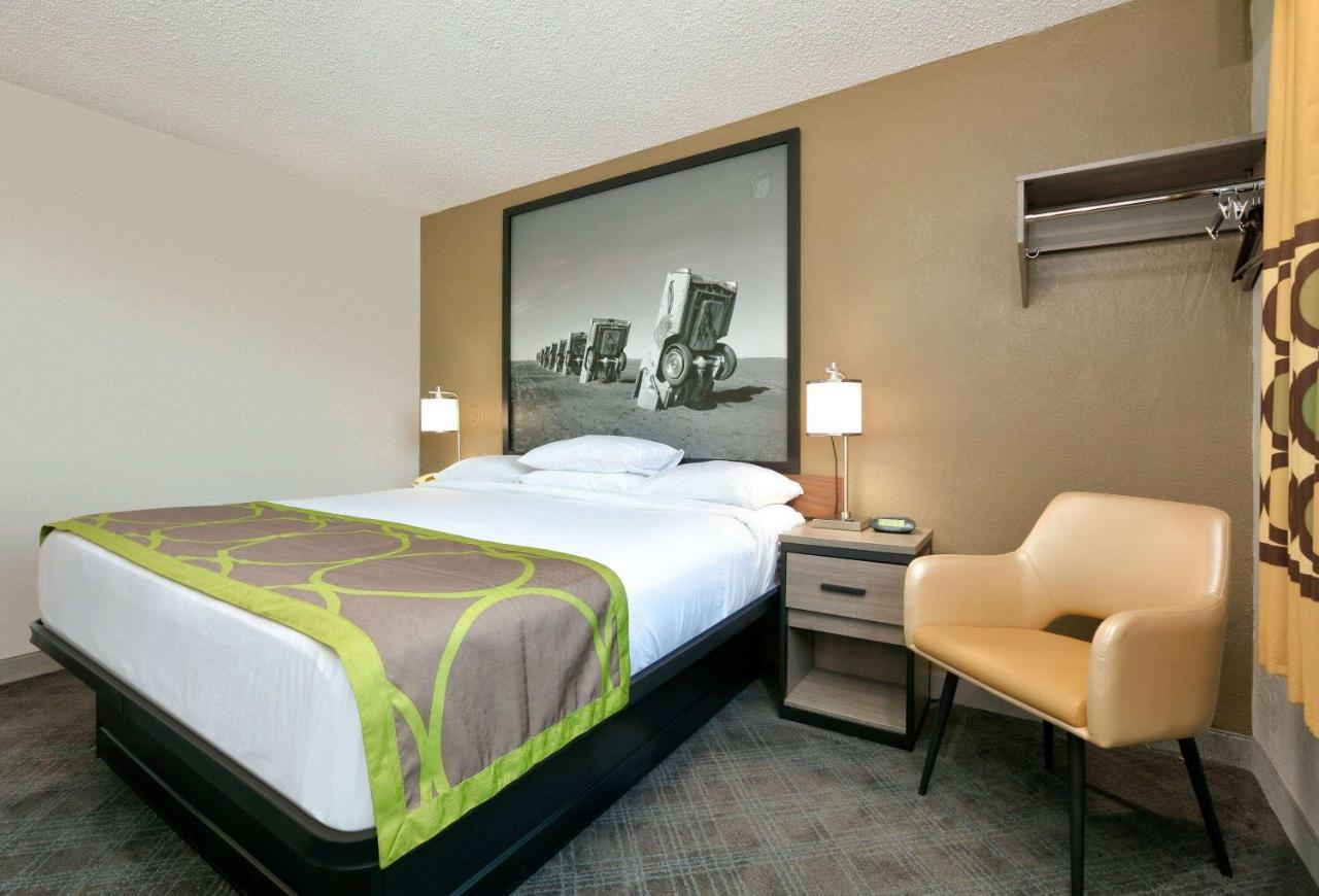 Super 8 By Wyndham Amarillo Hotel Exterior foto